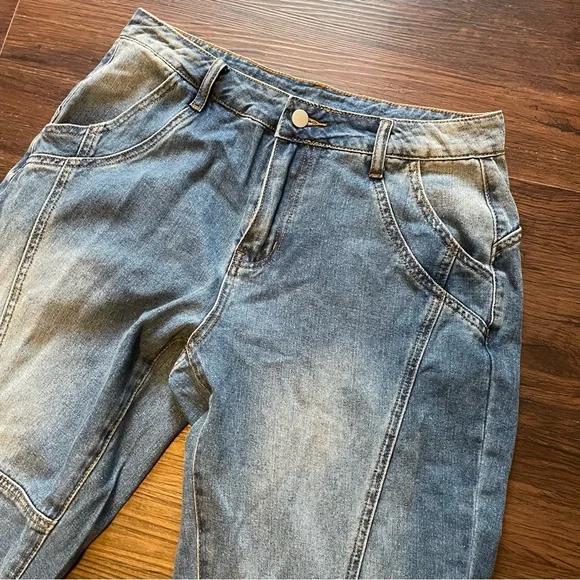 Blue Jeans - Picture 2 of 4